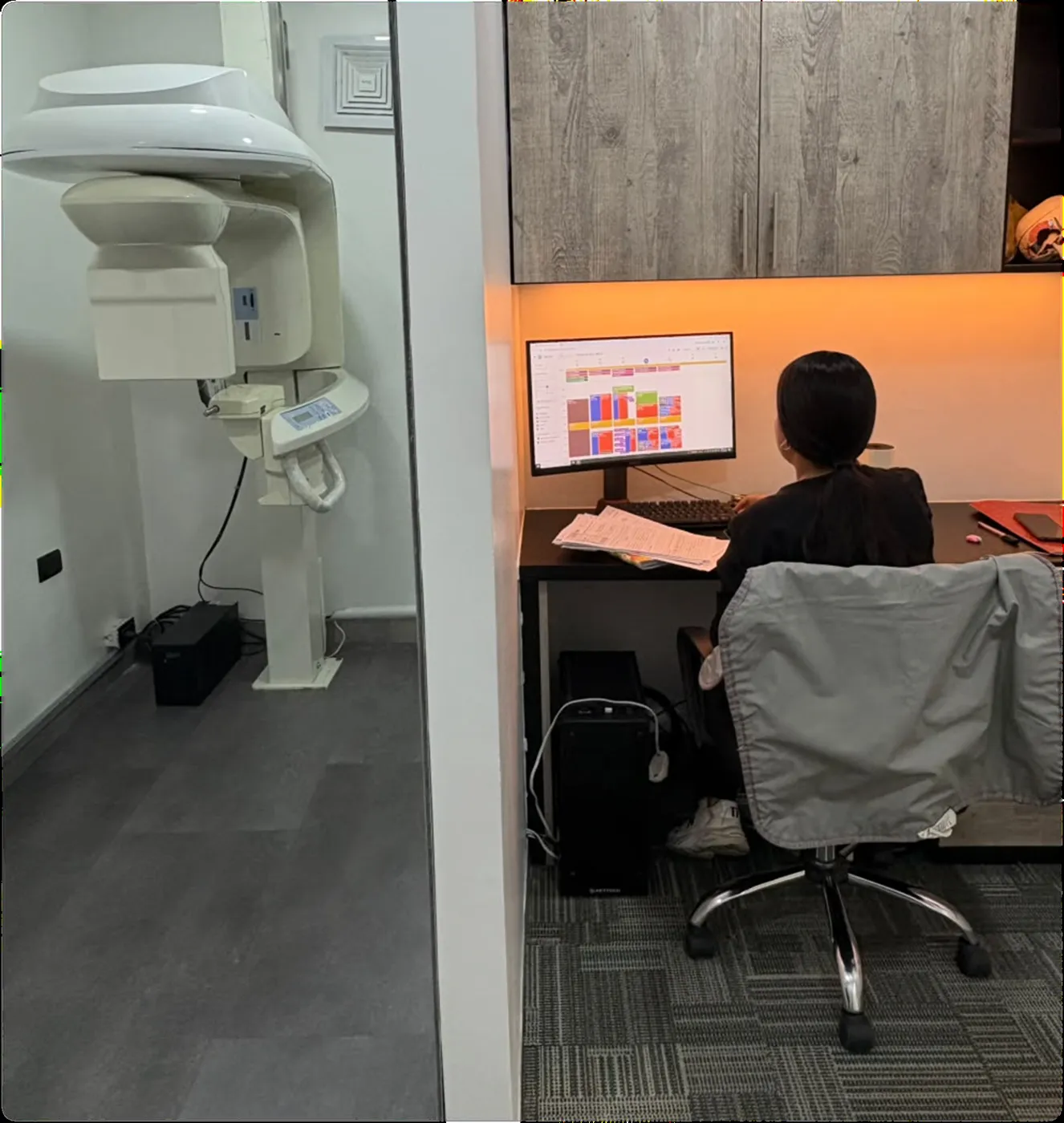 Sala de tomografía 3D y radiografía panorámica de la clínica